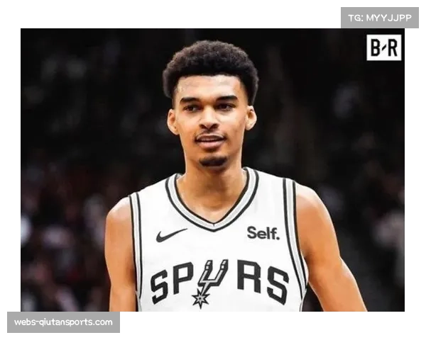 文班亚马荣膺上月最佳新秀 霍姆格伦紧随展现强劲追势